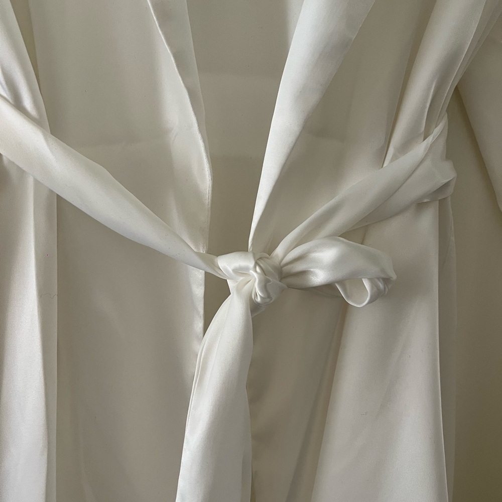Elegant White Satin Suit Set. Wide leg pantsuit. Size s - Picture 9 of 9